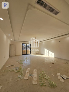 Modern house with 4 bedrooms image 11