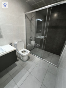 Modern Apartment in Prime Location Image 4