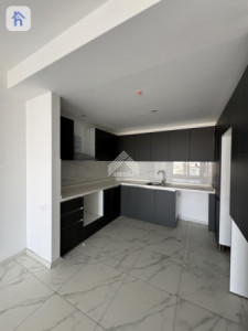 Elegant Apartment in Empire Pearl Towers image 2