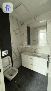 Modern Studio in Empire Wings Image 3