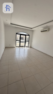 Spacious Villa: 5 Bedrooms image 15
