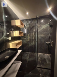 Luxury Apartment image 33