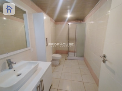 Spacious 3 Bedroom Apartment in MRF 4 Towers Image 4