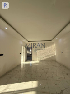 Spacious House with 4 Bedrooms Image 6