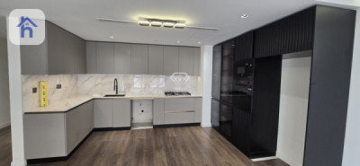 Modern 3BR apartment in prime location image 2