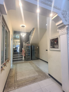 Spacious House with 5 Bedrooms Resim 7