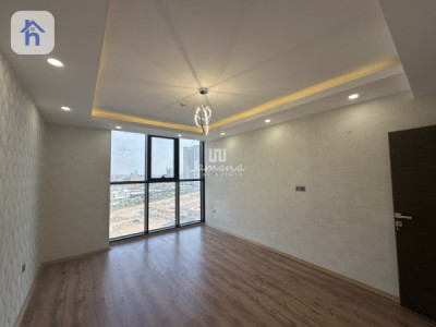 Luxurious 4-Bedroom Apartment Image 13