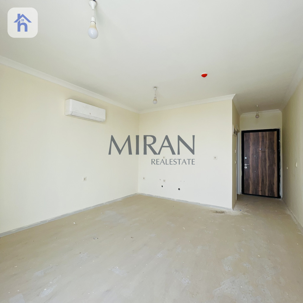 شوقەیەکی ستۆدیۆیی ڕەسەن لە شوێنێکی ئیمتیازاتی