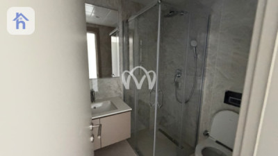 Spacious Apartment in Empire Square image 17
