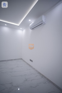 Modern 5-bedroom house for rent image 27