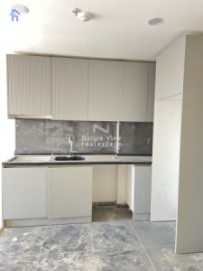 One-Bedroom Apartment in Queen Tower image 2