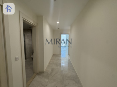 Elegant Apartment in Prime Location Image 3