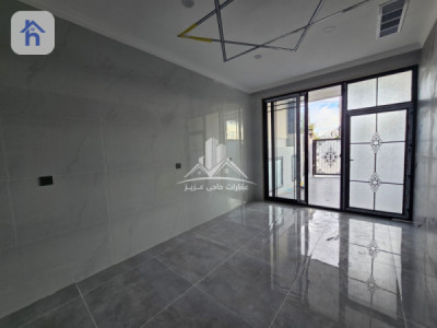 منزل بخمس غرف نوم كبير للبيع صورة 10