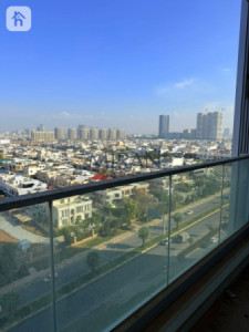 Spacious apartment with great views Image 12