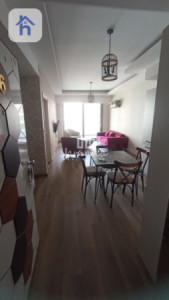 Elegant 1-BR Apartment in Prime Location image 2
