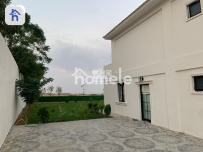 Luxury Home with Multiple Amenities Image 6