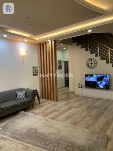 Spacious House with 5 Bedrooms image 8