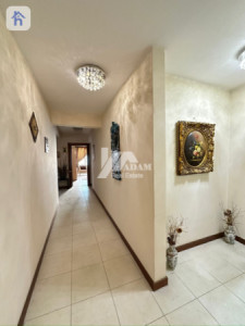 Charming 275m² Apartment for Rent Image 5
