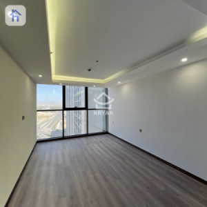 Bright Apartment with Stunning Views Image 5