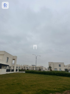 منزل حديث بـ4 غرف نوم للإيجار image 6