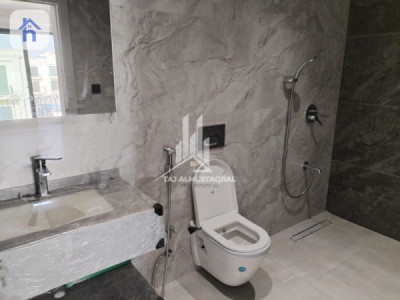 Modern 4-Bedroom House For Rent Image 8