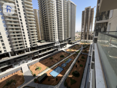Modern Apartment in Rami Towers Image 19