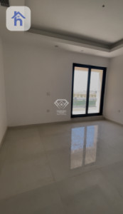 Spacious House with 4 Bedrooms Image 7