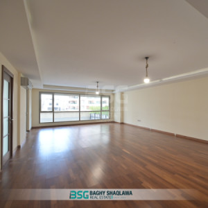 Modern 5-Bedroom Apartment Image 5