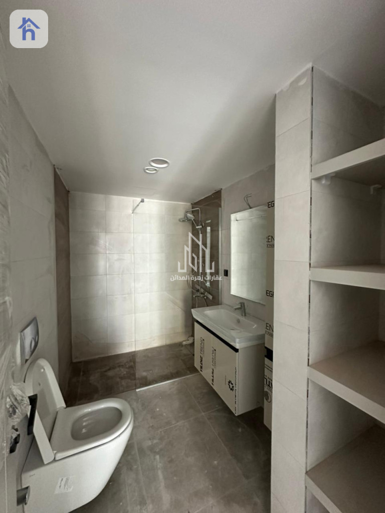 Modern Apartment in Rami Towers Image 9