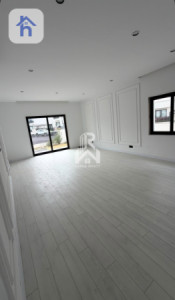 Modern House image 5