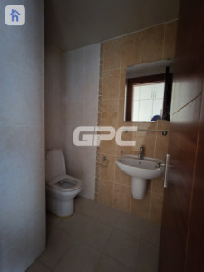 Elegant 3-Bedroom Apartment Image 7