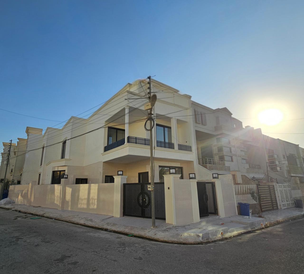 خانووی ڕوکن