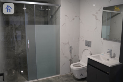 Modern Apartment in English Tower Image 11