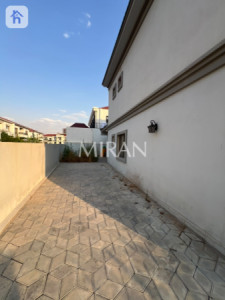 Large House with Multiple Rooms image 11
