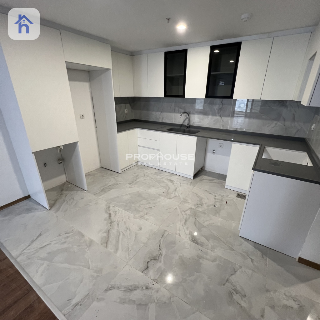 Modern 2 Bedroom Apartment with Stunning Views Image 2