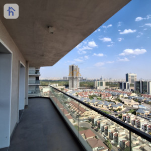 Modern 3-Bedroom Apartment with Stunning Views image 6