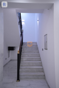 Modern 5-bedroom house for rent image 10