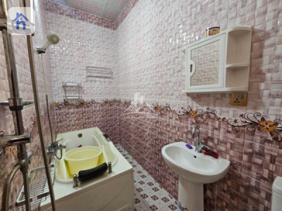 Spacious House in Erbil with 6 Bedrooms image 21