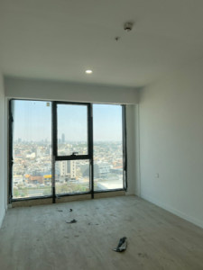 Modern 1-BR Apartment image 4