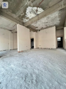 Spacious Villa with 9 Bedrooms Image 4