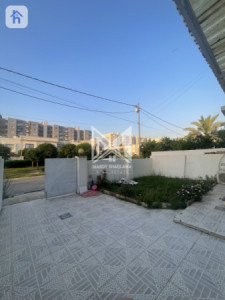 House Opposite Garden image 4