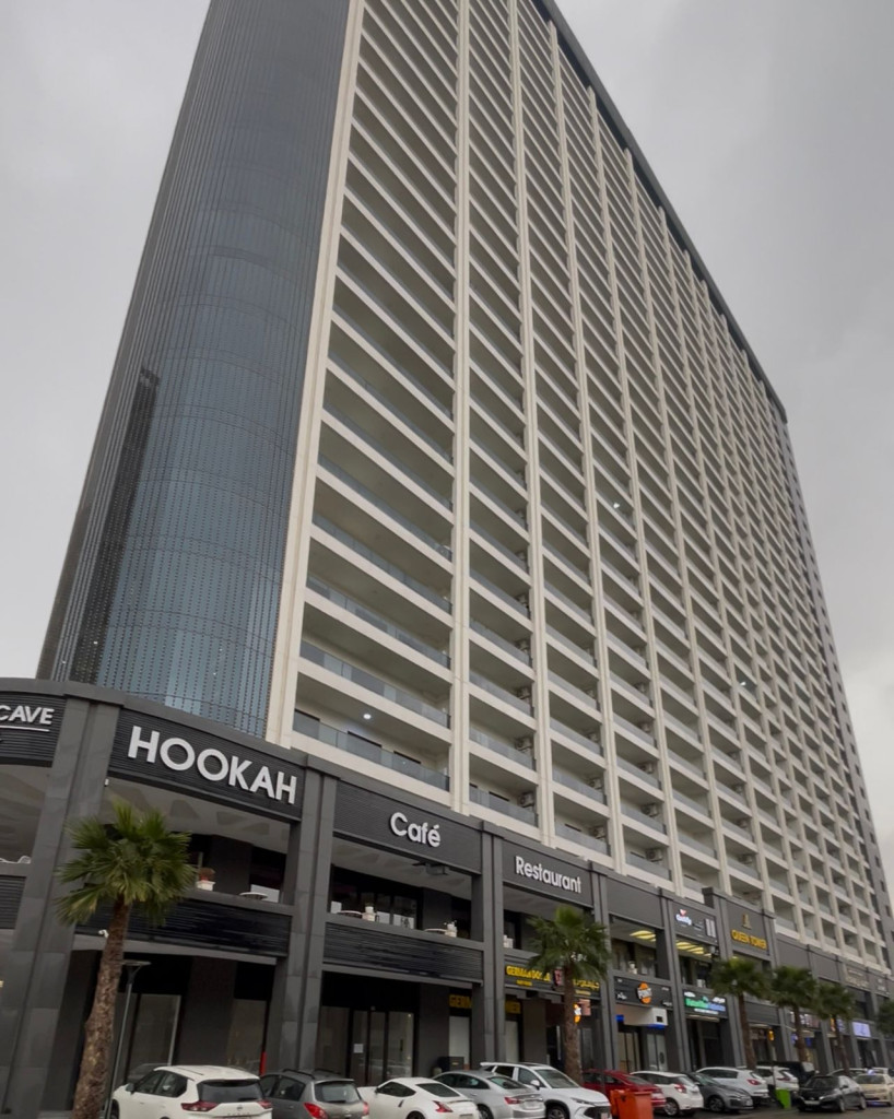 Modern One-Bedroom Apartment Resim 7