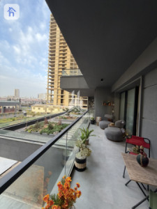 Modern 1-Bedroom Apartment Image 6