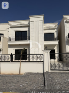 Commercial House image 1