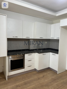 Modern 1-Bedroom Apartment Resim 3