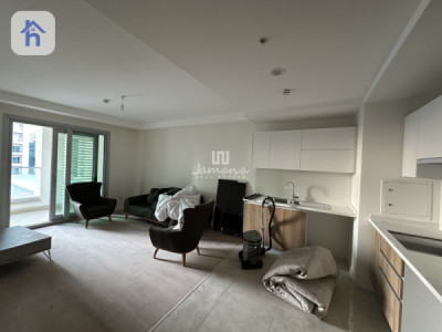 Chic One-Bedroom Apartment For Sale image 2