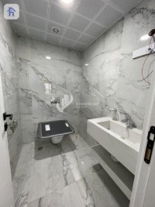 Spacious 5th Floor Apartment image 8