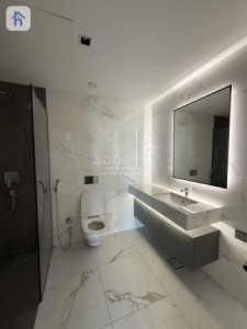 Chic one-bedroom apartment in prime location image 2