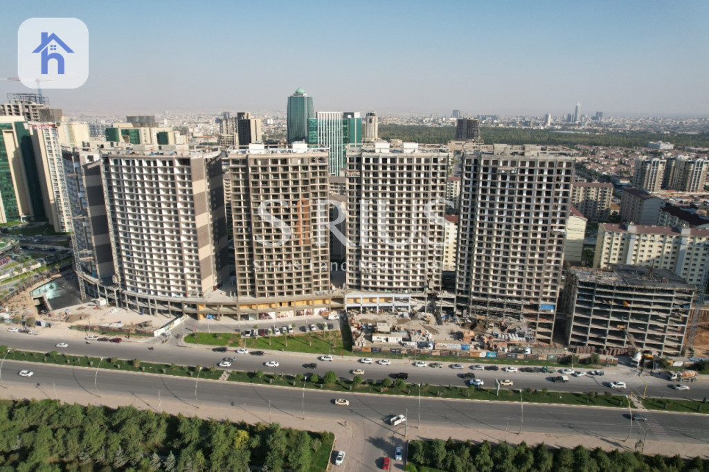 Elegant Apartment with Spacious Living Area