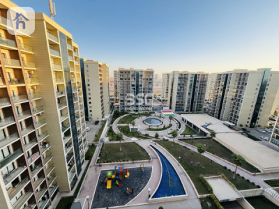 Modern Apartment with Great View Image 6